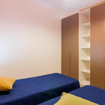 Casa Vacanze Porta Alfonsina A Apartment